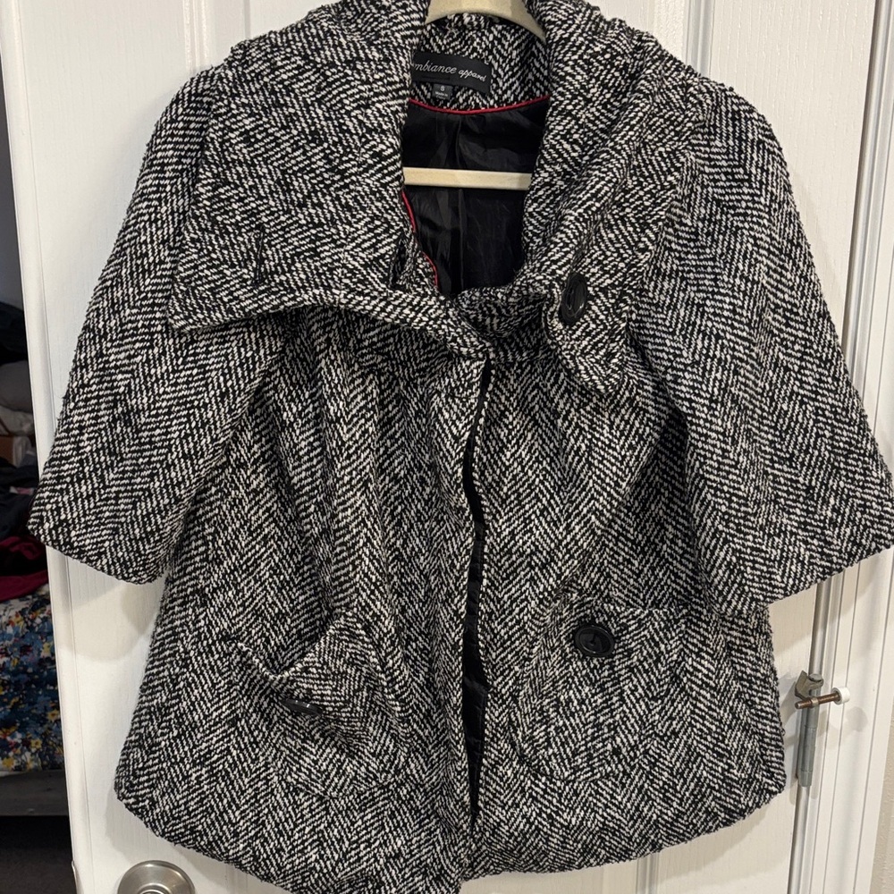 Ambiance Black and White Patterned Cape